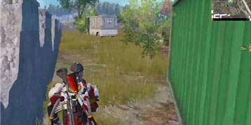 和平精英怎么跳到树上